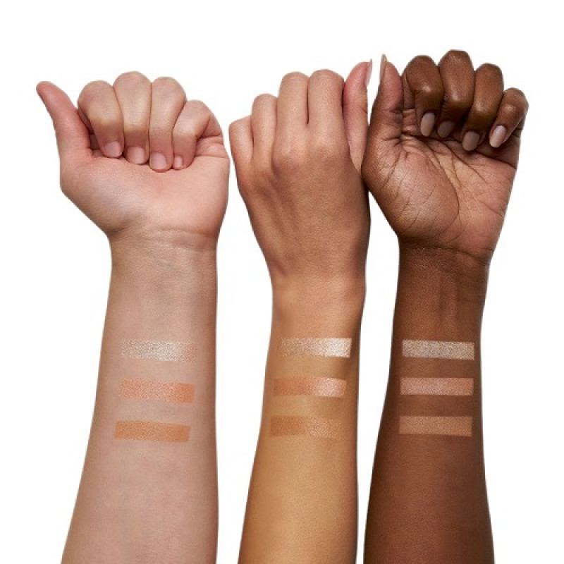 Golden rose Nude look baked trio face powder